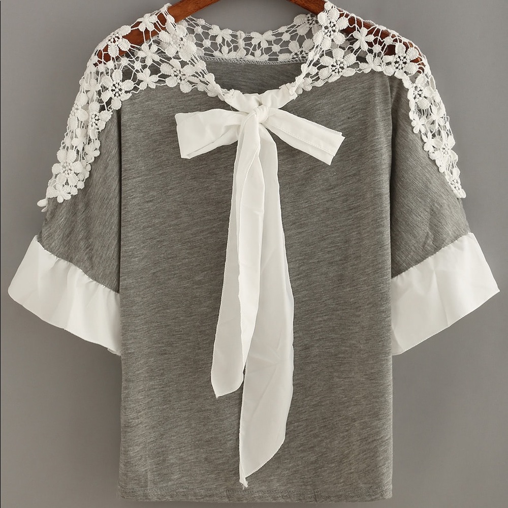 💁🏻‍♀️NWT/Boutique Crochet Shoulder Tie Back Top